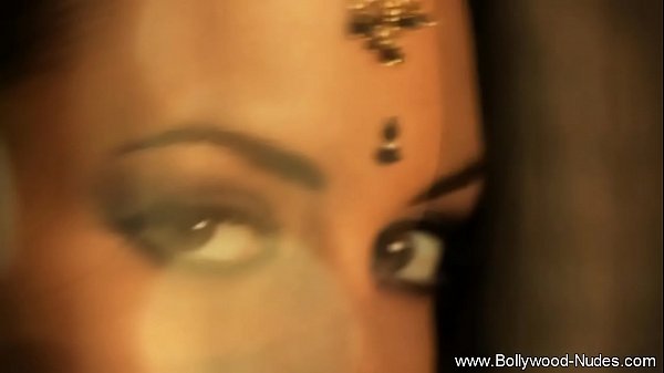 MILF India yang Menggoda dan Memikat