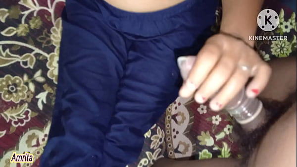 Kakak tiri dan adik tiri ngewe panas di kamar