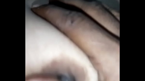 Hari yang panas dengan bhabhi desi yang menggoda