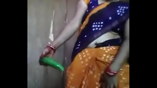 Tante Desi main timun sampai puas