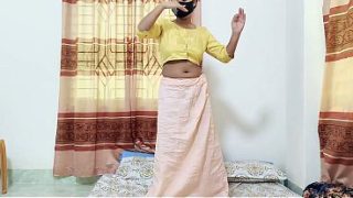 Gadis Desi menggoyang panas dan nikmati tarian seru