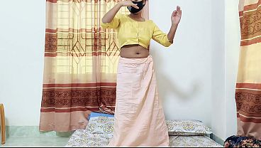 Gadis Desi menggoyang panas dan nikmati tarian seru