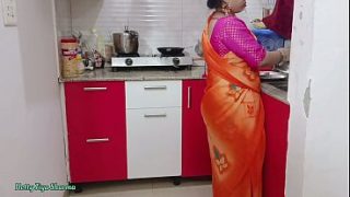 Gairah di Dapur: Bhabhi Desi Digituhin Ganas Pakai Kontol Besar