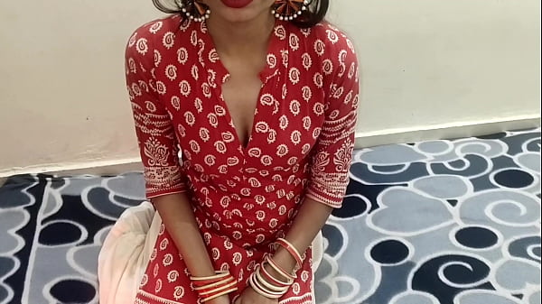 Desi gaon ki bhabhi ne parlour officer ki khulti choot mein apna gussa utara, jab usne rishwat na di