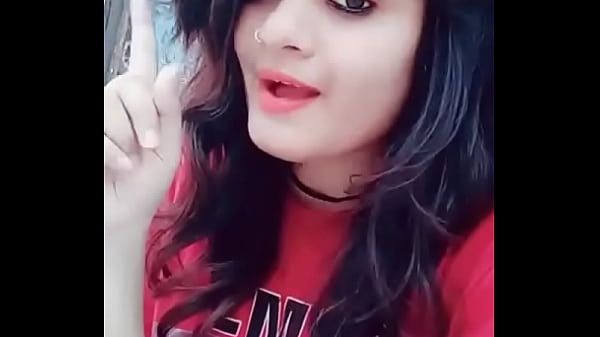 Gadis India yang Menggoda dan Memikat
