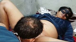 Video panas bhabhi India dengan suara serak dan adegan mesra yang bikin panas