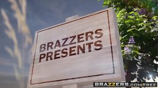 Alexis Fawx dan Romi Rain Menggoda di Taman dengan Keiran Lee