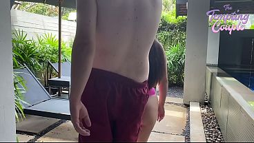 Gadis Thailand Menggoda Bawa Klien Bule Kontol Besar untuk Ngentot dan Squirting!