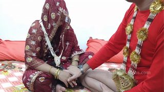 Pertama kali nikah, suami ngewe istri perawan, memek abang, suara Hindi bikin makin greget