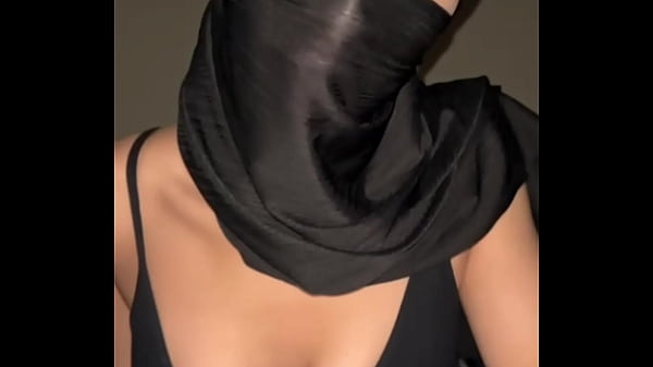 Arab, Muslim, Hijabo, payudara montok bikin makin liar.