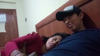 Sekali lagi bersama ibu mertua, dia sangat suka bercinta sepanjang hari denganku, benar-benar jalang