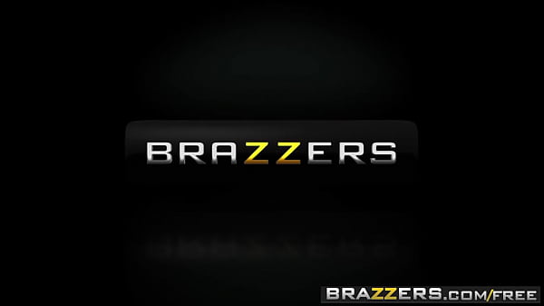 Brazzers Exxtra – (Casey Calvert) – Pantat Logam Padat dan Kontol Hantu yang Menggoda