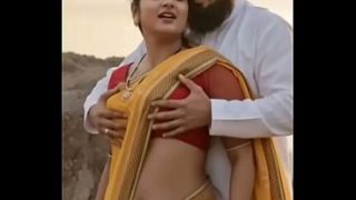Bhabhi desi saree, nyepongin tetek sambil romantis