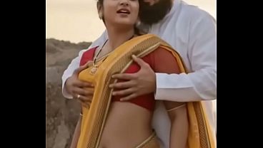 Bhabhi desi saree, nyepongin tetek sambil romantis