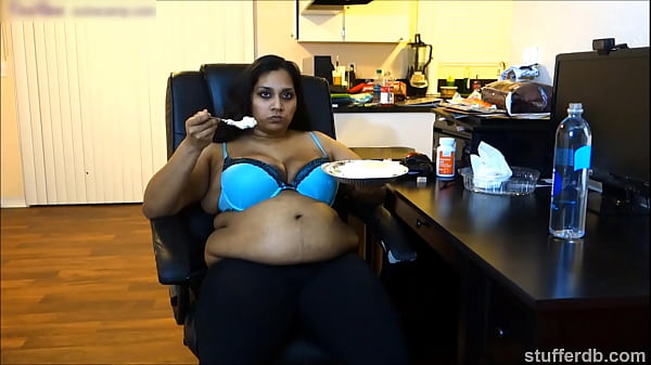 Desi Rose tergila-gila pada pai!