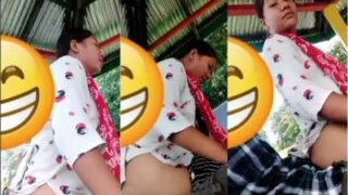 Gadis Assam bergoyang ganas di atas kontol pacarnya, main sex alam bebas khas desi.