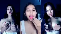 Via joget hot, remas toket sampe desah-desah bikin makin tegang.