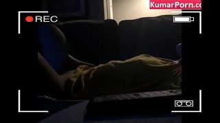 Cewek Cina coli di kamar, hack kamera malu-maluin