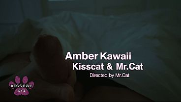 Ibu tiri lihat bapak tiri pancut dalem step daughter Amber Kawaii, langsung ngewe keras di ranjang bareng.