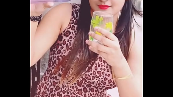 Cewek India ngesot gaya X, siap digoyang