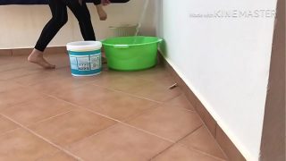 Hijab, pantat, kaki – semua siap buat digoyang.