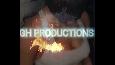 Ngentot memek manis adik tiri pelacurku sementara temennya nonton