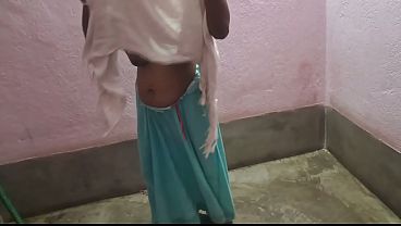 Desi cewek super seksi baru, jilat kontol panjang sampe basah