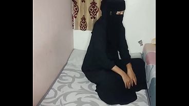 Gadis bercadar main belakang sama sopir pribadi, makin seru pas suami lagi pergi.