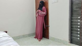Cewek hijab India malu-malu, pertama kali digenjot nafsu sampai muncrat