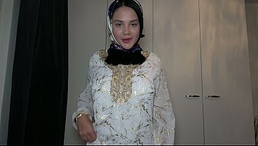 POV – Ngewein adik tiri muslimah cantik pake hijab, romantis bikin makin panas