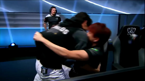 Tim brasil ngentot nikmat sama 5 orang cina