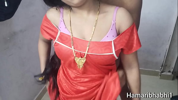 Cwe binal hot Bhabhi sama depan Devar, ngobrol pake bahasa Hindi sambil crot-crotan. Video Binal sama Pacar pake bahasa Hindi.