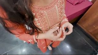 Ghar ka malik apni kam wali bhabhi ko jordaar chod raha hai, desi XXX MMS mein sexy chudai ka maza.