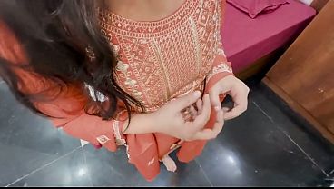 Ghar ka malik apni kam wali bhabhi ko jordaar chod raha hai, desi XXX MMS mein sexy chudai ka maza.
