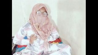Tante seksi Indonesia lagi viral colmek pakai botol, bikin pengen liat langsung