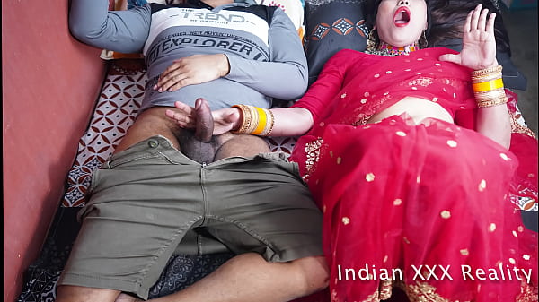 Ibu tiri India sama anak tiri, sebelum holi, pakai bahasa Hindi, panas dan penuh nafsu.