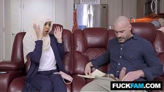 HIJABI Cewek Panas Dapet Terapi Kontol Telanjang Maya Farrell, Charles Dera