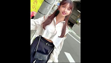 Majalah model setengah Filipina setengah Jepang umur 18 tahun, siap bikin lo ngiler sama tubuh seksi dan bibir montoknya yang bikin pengen gigit.