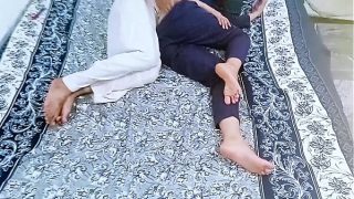 Desi gadis malu-malu yang manis ngerasain pertama kali, video desa cewek kampung pertama kali ngentot