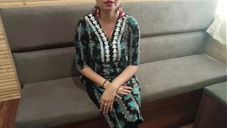 JIJA JI ngeliat tubuh seksi SAALI langsung nafsu, ngentot memek dan bontotnya pakai suara Hindi