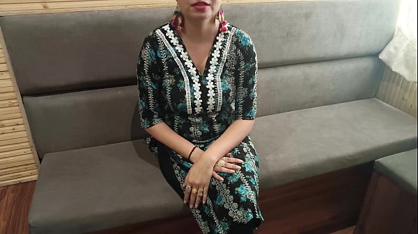 JIJA JI ngeliat tubuh seksi SAALI langsung nafsu, ngentot memek dan bontotnya pakai suara Hindi