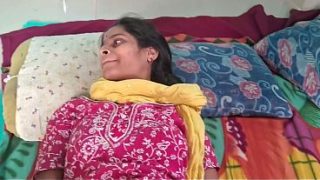 Bhabhi tetangga dikerjain keras sama si padosi, sampe meringis nikmat