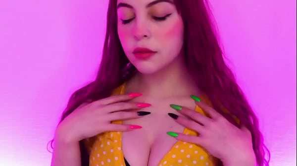 MOONA ASMR Rusia Bikin Merem Melek, Suara Nikmat Bikin Ngilu