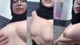 Ukhti toket gede ngegas, siap digebukin