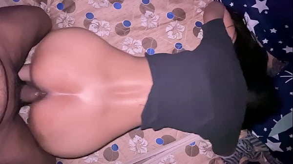 Bos ngentot memek pembantu India.