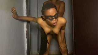 Ibu tiri yang horny rela lakukan apa aja biar dapetin kontol kakak tirinya.