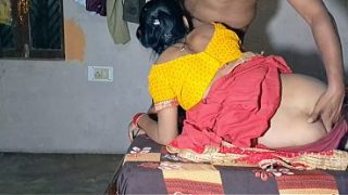 Bhabhi panas digojlok keras dari belakang sama adik ipar sambil nahan erangan.