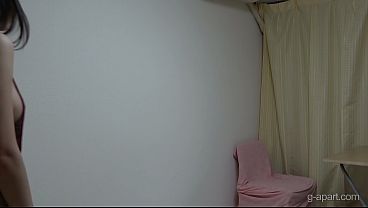 Mandi dan ganti baju, cewek Jepang cantik dengan payudara montok dan memek berbulu buka baju China, mandi lalu pakai lingerie seksi.