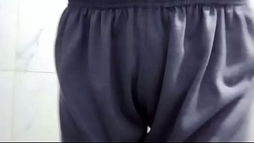 Tonton video fantasi istri desi yang bikin makin greget, penuh gaya nakal dan erotis yang bikin kamu nggak bisa berhenti!