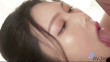 Ban Ban cewek China seksi digebukin brutal sampek mampus.